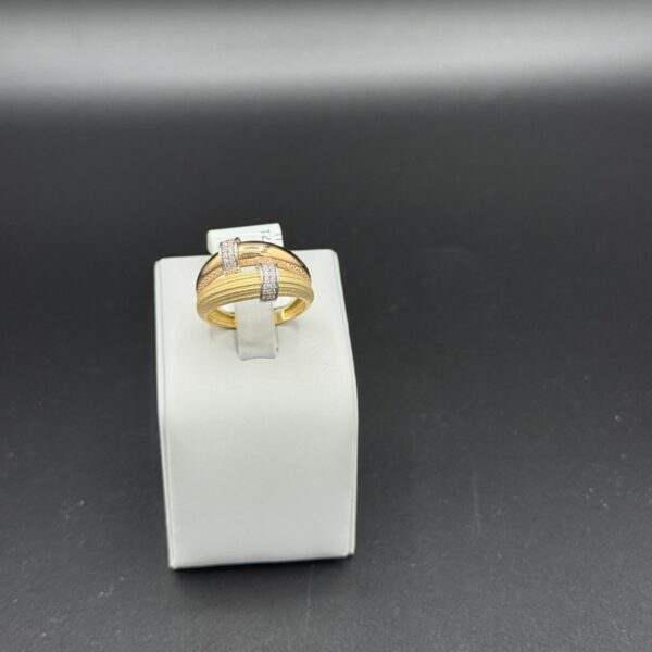 Özel Taşlı Zarif 14 Ayar Altın Yüzük