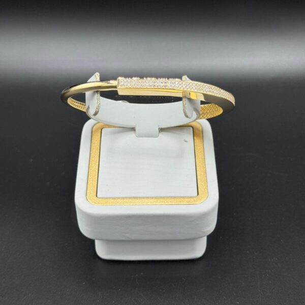 Taş Desenli Kelepçe 14 Ayar Altın