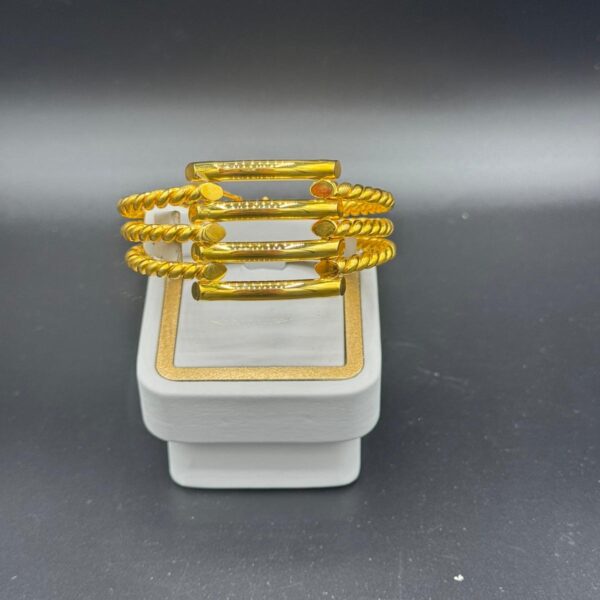 Desenli Kelepçe 14 Ayar Altın